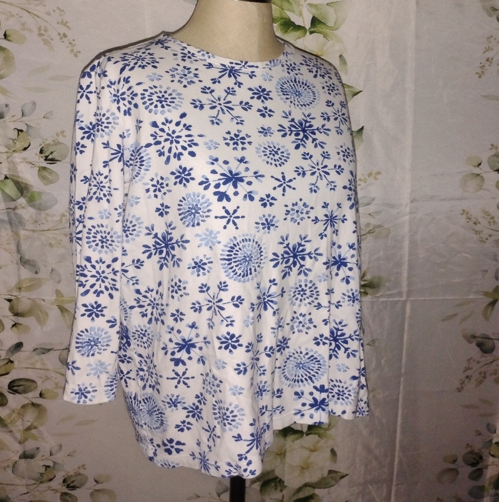 5For$12 100% Cotton Snowflake Top